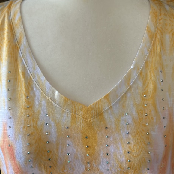 Time and Tru Tank Top - Picture 2 of 11